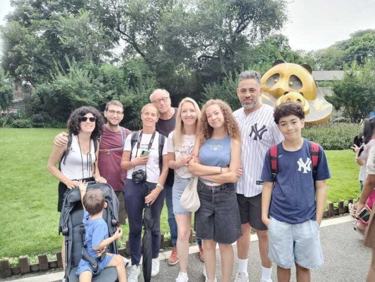 chengdu-giant-panda-and-leshan-buddha-day-trip