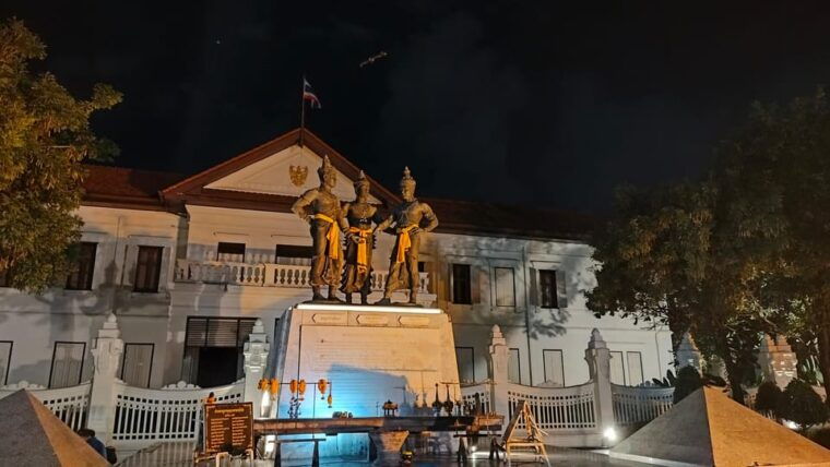 chiang-mai-chiang-mai-old-city-twilight-walking-tour