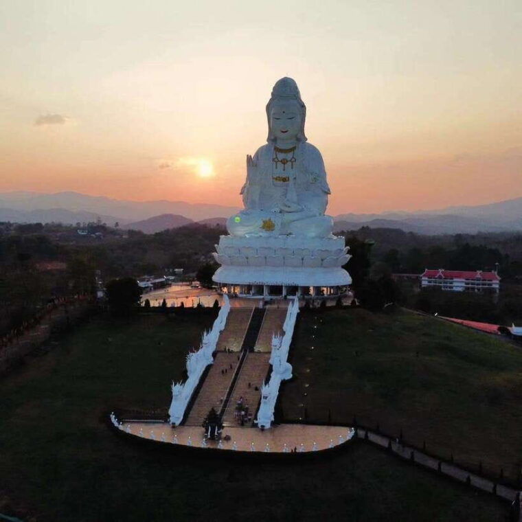 chiang-mai-chiang-rai-templeswhite-red-blue-day-tour