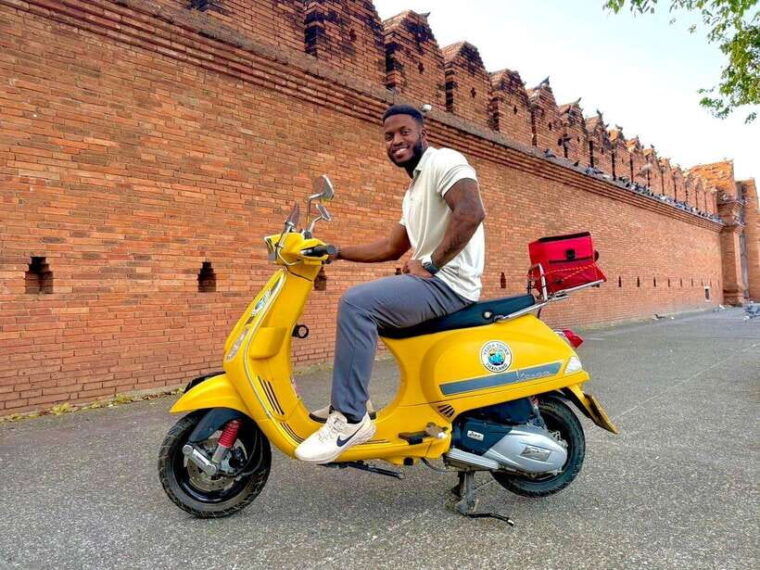 chiang-mai-discover-chiang-mais-after-dark-by-vespa-tour