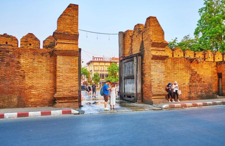 chiang-mai-exploration-of-old-city-by-private-tuk-tuk