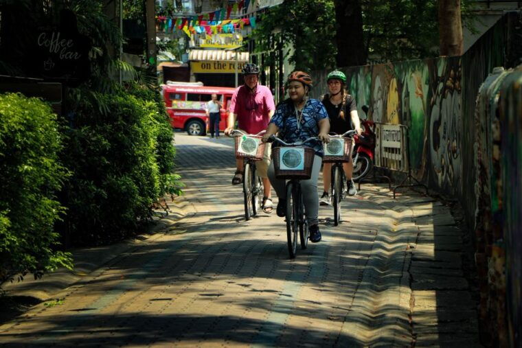 chiang-mai-half-day-old-town-cycling-tour