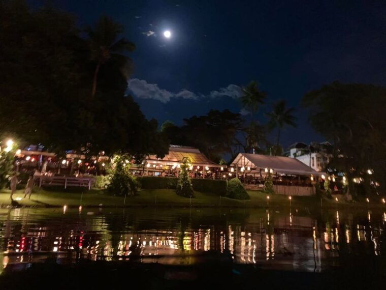 chiang-mai-ping-river-night-kayaking-into-city-center