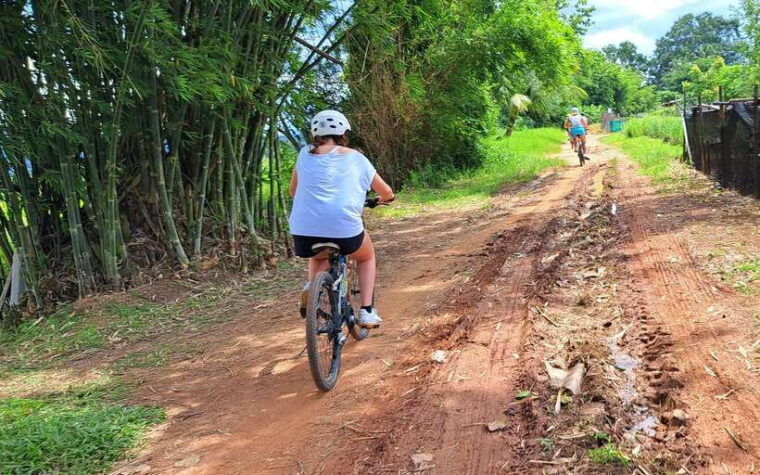 chiang-mai-sticky-waterfall-lake-kayak-and-cycling-tour