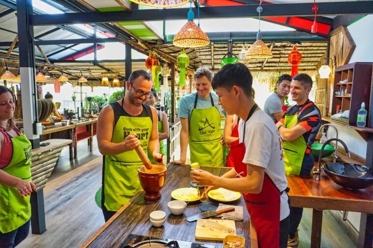 chiang-mai-traditional-thai-akha-cooking-class-market-tour