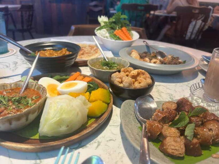 chiang-mai-walking-food-tour