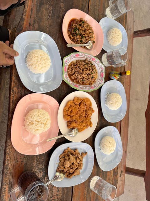 chiang-maisticky-watefall-private-tour-with-lunch