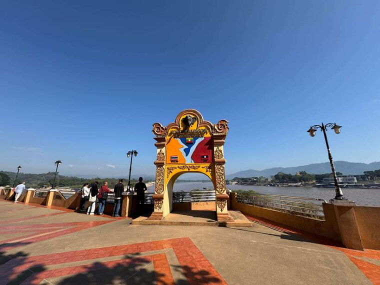 chiang-rai-golden-triangle-maekhong-private-boat-trip