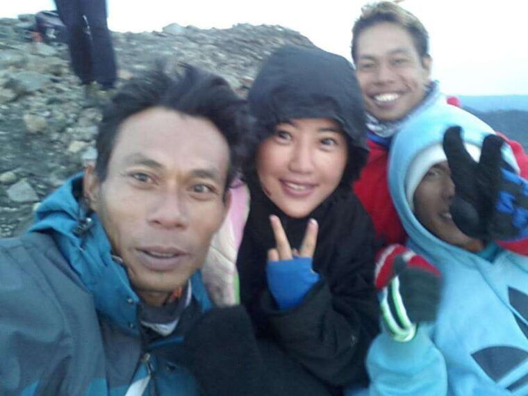 climb-to-senaru-crater-rim-and-second-summit