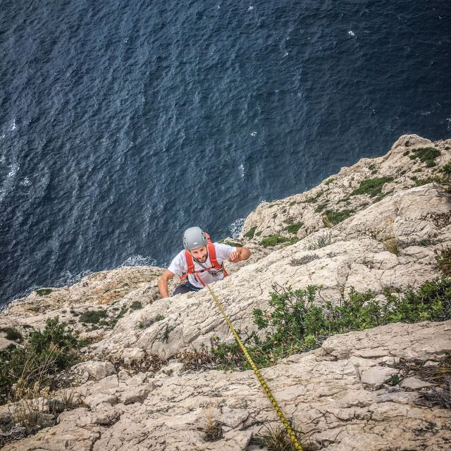 climbing-discovery-session-in-the-calanques-near-marseille