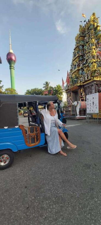 colombo-city-tour-by-tuk-tuk-with-lunch-dinner-all-inclusive