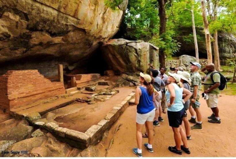 colombo-negombo-exclusive-sigiriya-rock-dambulla-cave