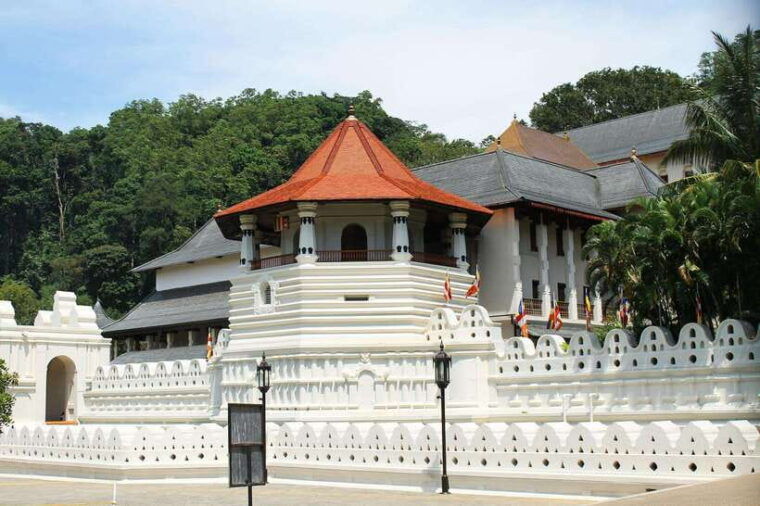 colombo-private-4-day-tour-to-sigiriya-nuwara-eliya-yala