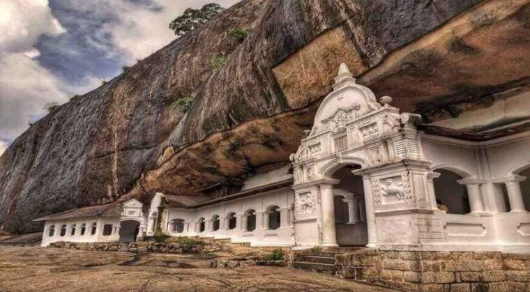 colombo-sigiriya-dambulla-caves-wildlife-day-tour