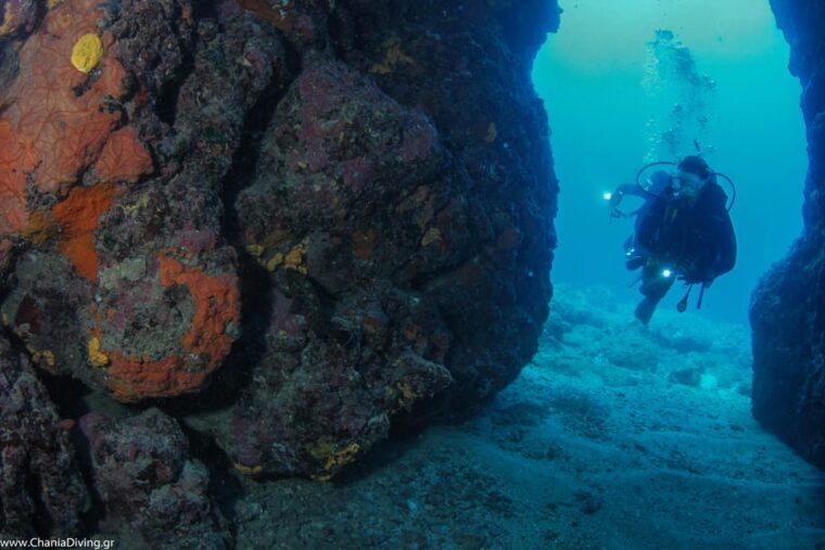 crete-chania-guided-diving-experience-for-certified-divers