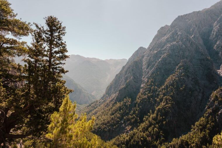 crete-samaria-gorge-hiking