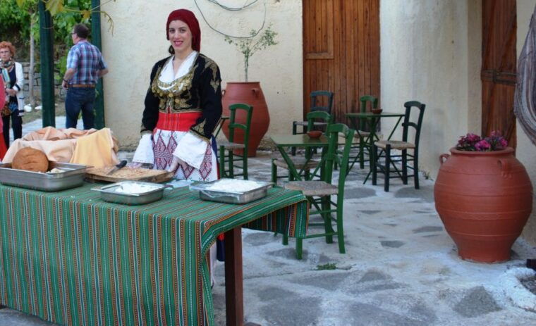 crete-traditional-dance-show-and-buffet-dinner-with-wine