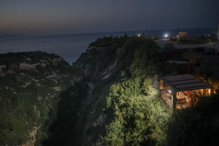 crete-unique-wine-food-experience-inside-a-cretan-gorge