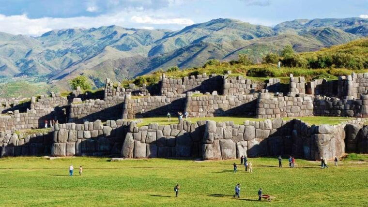 cusco-pisac-sacsayhuaman-qenqo-and-tambomachay-tour