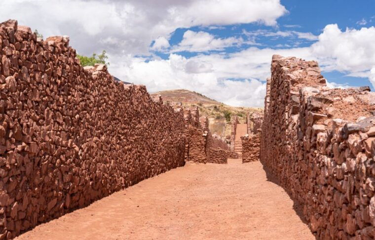 cusco-south-valley-tour-tipon-pikillacta-andahuaylillas