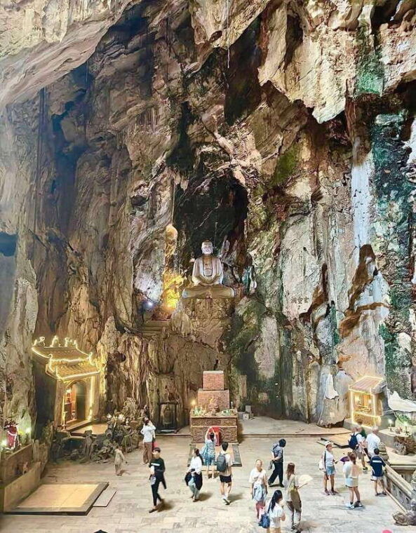 da-nang-city-street-food-private-tour-with-local-students