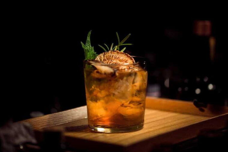 da-nang-private-cocktail-tasting-with-top-local-mixologists