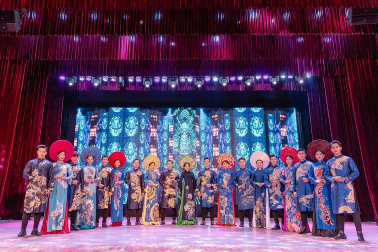 da-nang-the-ao-dai-show-timeless-vietnamese-elegance