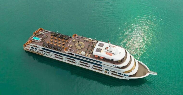 daily-tour-ha-long-bay-full-day-with-luxury-cruise