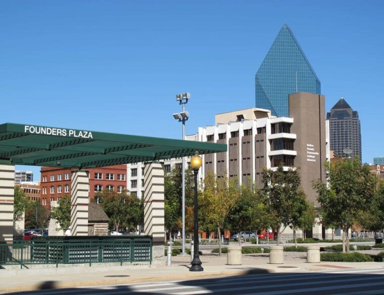 dallas-guided-sightseeing-tour-in-a-comfortable-vehicle