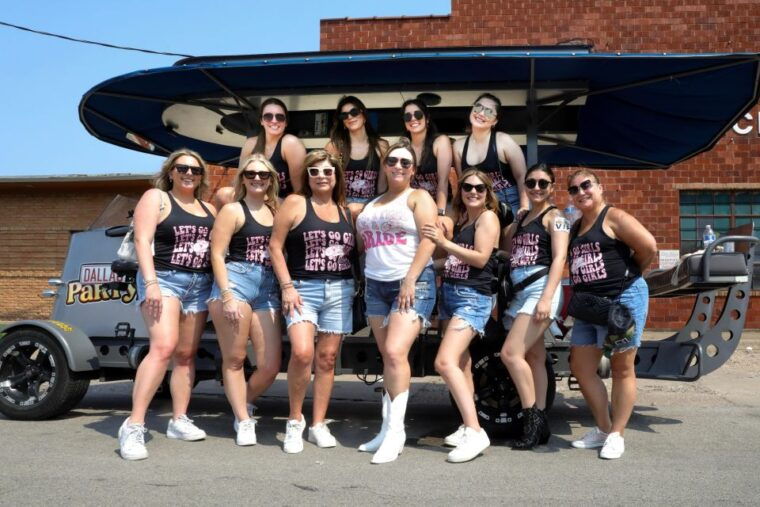 dallas-party-bike-pub-crawl-in-deep-ellum