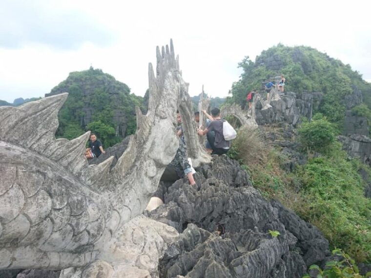 day-trip-hoa-lu-trang-an-mua-cave-lunch-transfer