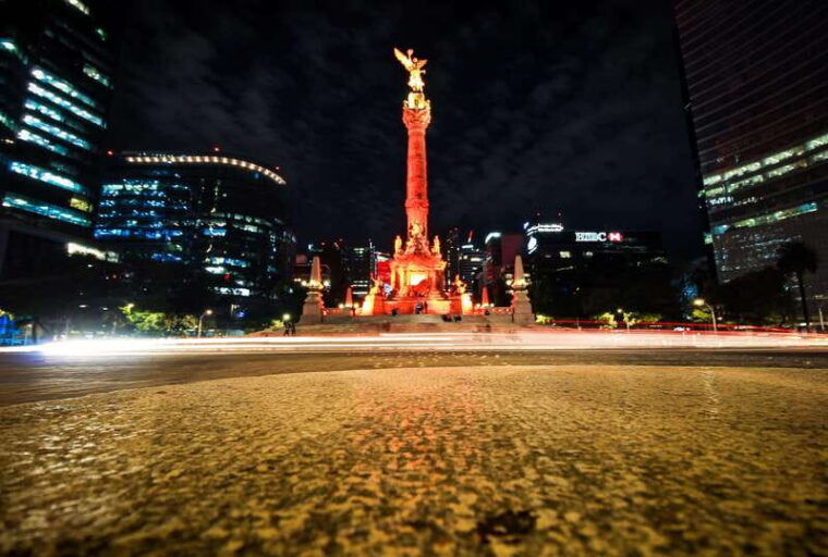 discover-cdmx-by-night-bus-tour