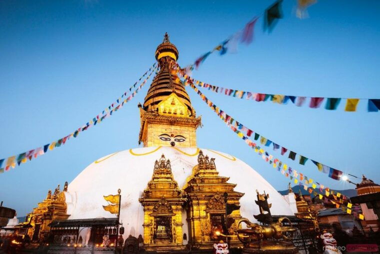 discovering-kathmandu-full-day-city-highlights-bus-tour