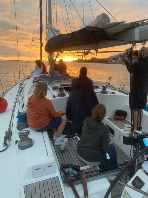 douro-sunset-sailboat-experience-in-porto-2