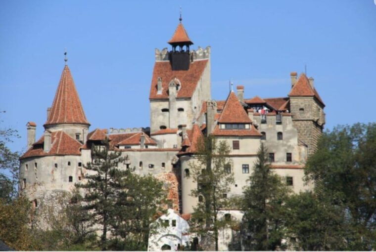 dracula-castle-peles-castle-brasov-city-private-tour