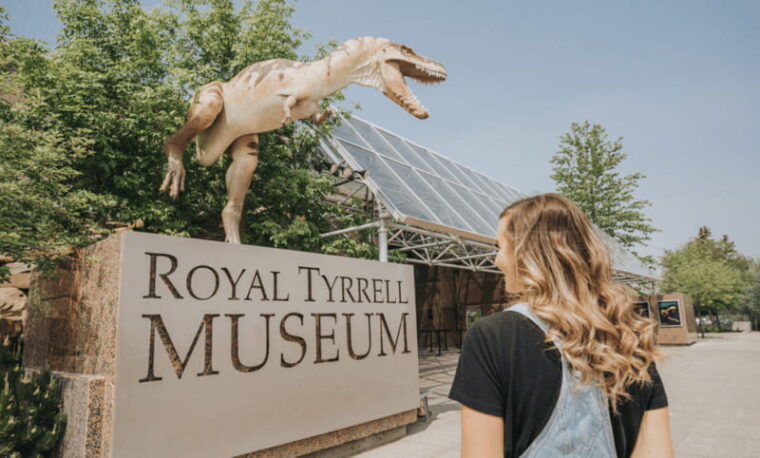 drumheller-royal-tyrrell-museum-horseshoe-canyon-hoodoos