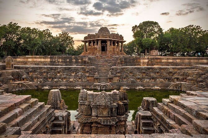 Easy Private Tour at Sun Temple and Rani Ki Vav in Premium Car - Who Will Love This Tour?