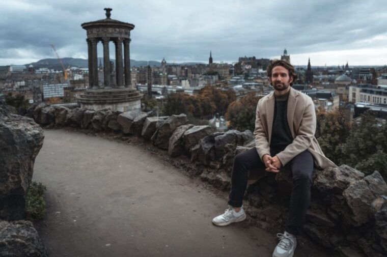 edinburgh-photo-shoot-with-a-private-vacation-photographer
