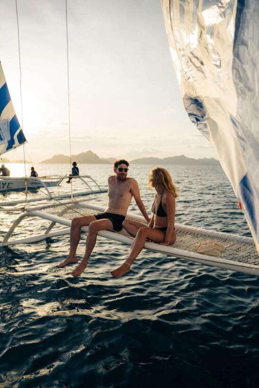 el-nido-islands-private-paraw-sunrise-sailing