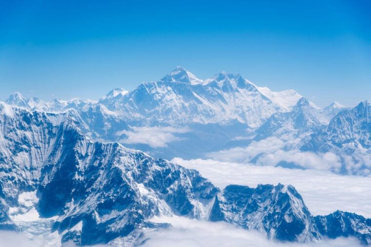 everest-sky-safari-a-majestic-journey-over-the-himalayas