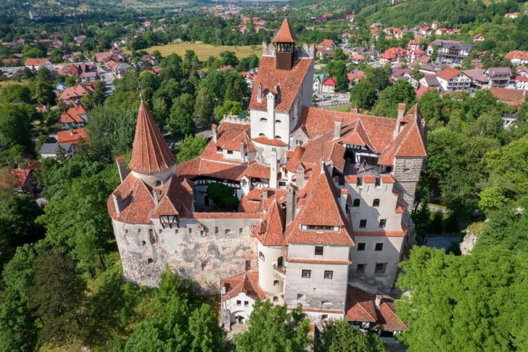 exclusive-1-day-minivan-draculas-peles-castle-brasov