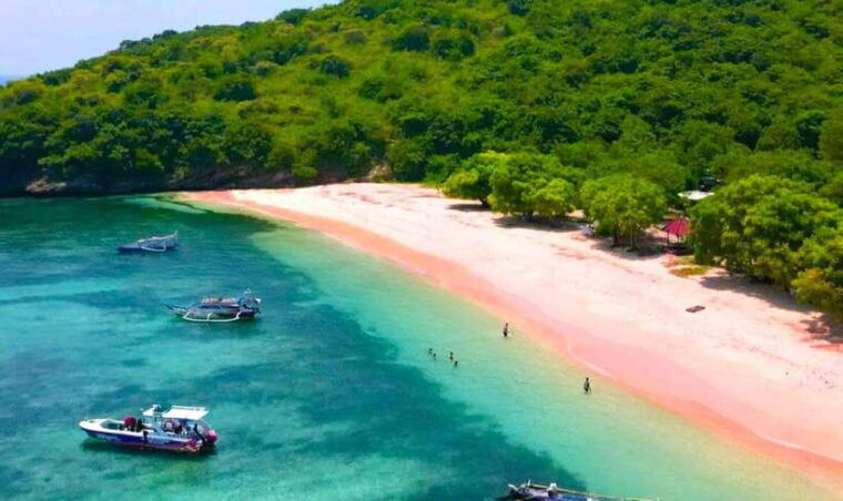 exclusive-one-day-tour-to-lomboks-pink-beach-and-3-gilis