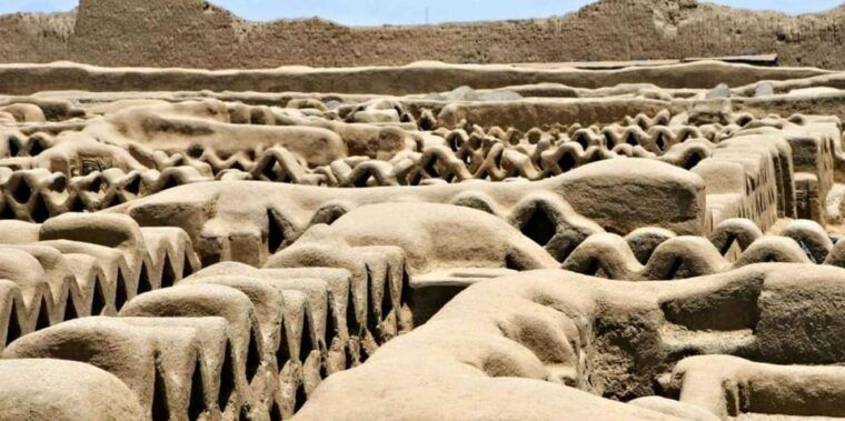 excursion-to-the-pyramids-of-the-sun-and-the-moon
