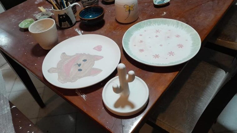 experience-the-art-of-ceramic-painting-hanois-old-quarter
