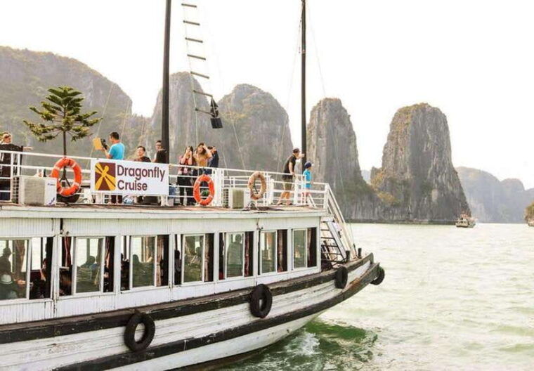 explore-halong-bay-cruise-with-lunch-kayak-thien-cung-cave