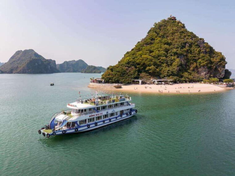 explore-halong-bay-on-the-best-day-cruise-with-kayak-lunch