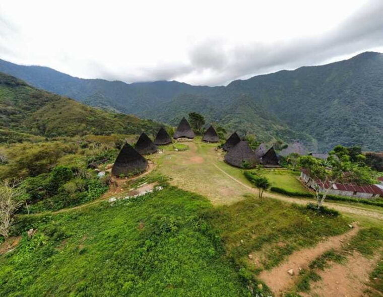 explore-traditional-village-of-wae-rebo-2d-1n-shared-tour