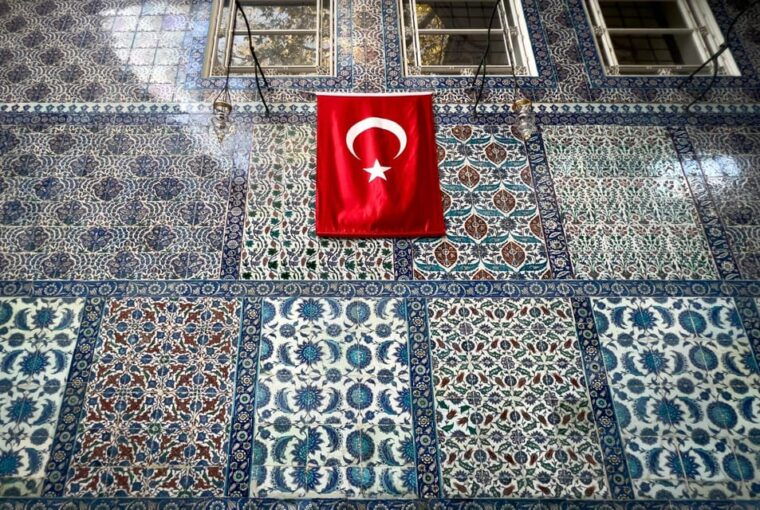 eyup-sultan-mosque-and-eyup-district-istanbul-walking-tour