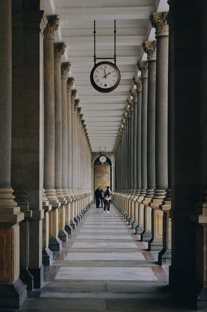 famous-spa-town-karlovy-vary-castle-loket-from-prague