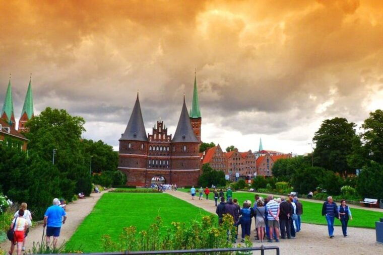 fascinating-pearls-of-lubeck-guided-walking-tour-2